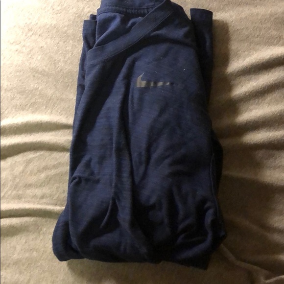 Blue Nike shirt - Picture 3 of 3